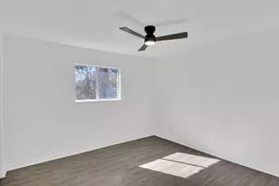 908 Tank St, Lockhart, TX 78644 - Photo 12