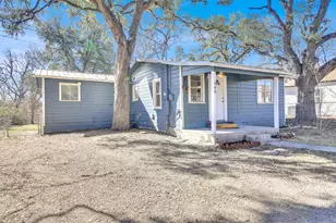 908 Tank St, Lockhart, TX 78644 - Photo 1