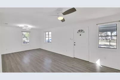 908 Tank Street, Lockhart, TX 78644 - Photo 4