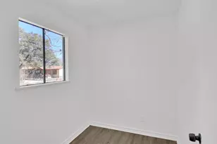 908 Tank St, Lockhart, TX 78644 - Photo 18