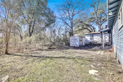 908 Tank Street, Lockhart, TX 78644 - Photo 22
