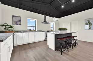 261 Co Rd 423, Taylor, TX 76574 - Photo 14