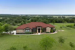 128 Strada Luca, Florence, TX 76527 - Photo 2