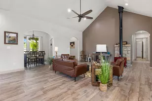 128 Strada Luca, Florence, TX 76527 - Photo 12