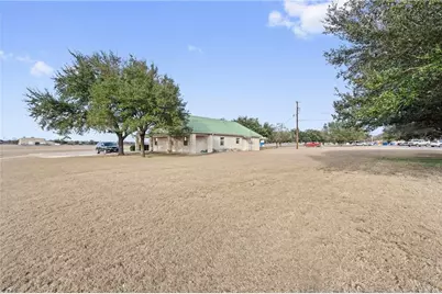 409 Mallard Lane, Taylor, TX 76574 - Photo 6