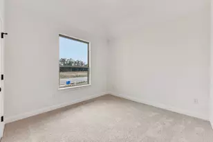 581 Treadwell Ln, Kyle, TX 78640 - Photo 8