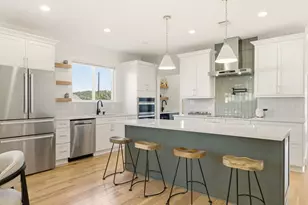 708 Newport Dr, Spicewood, TX 78669 - Photo 6