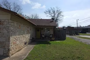 203 N 2nd St, Pflugerville, TX 78660 - Photo 1