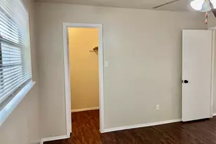 203 N 2nd St, Pflugerville, TX 78660 - Photo 12