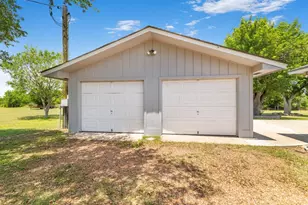 2460 State Hwy 95 Hwy N, Moulton, TX 77975 - Photo 4