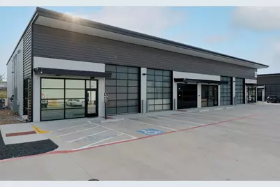 19832 Panther Drive #301, Pflugerville, TX 78660 - Photo 2