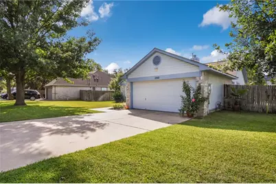 1252 Lacey Oak Loop, Round Rock, TX 78681 - Photo 2