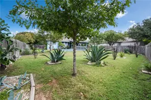 1252 Lacey Oak Loop, Round Rock, TX 78681 - Photo 32