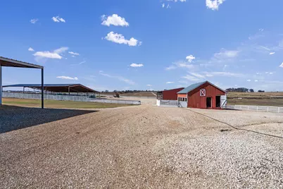 5300 County Road 424, Taylor, TX 76574 - Photo 32