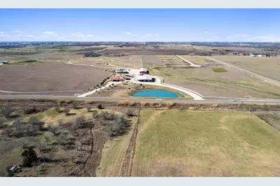 5300 County Road 424, Taylor, TX 76574 - Photo 2