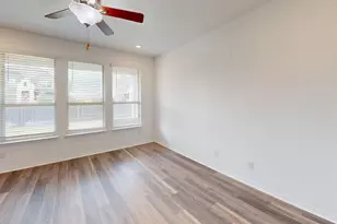 404 Ashby Dr, Hutto, TX 78634 - Photo 8