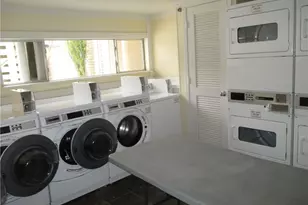 1818 S Lakeshore Blvd, Austin, TX 78741 - Photo 22