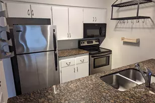 1818 S Lakeshore Blvd, Austin, TX 78741 - Photo 4