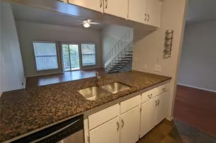 1818 S Lakeshore Blvd, Austin, TX 78741 - Photo 6