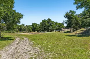 9240 Co Rd 272, Bertram, TX 78605 - Photo 38