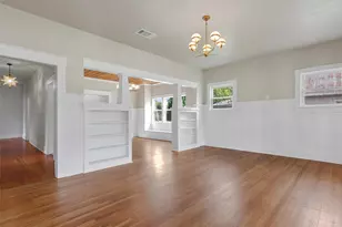 302 Hill St, Smithville, TX 78957 - Photo 8
