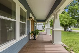 302 Hill St, Smithville, TX 78957 - Photo 4