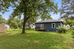 302 Hill St, Smithville, TX 78957 - Photo 32