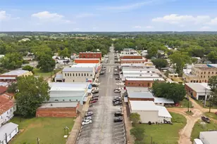 302 Hill St, Smithville, TX 78957 - Photo 32