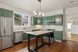 302 Hill St, Smithville, TX 78957 - Photo 20