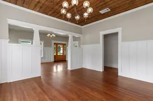302 Hill St, Smithville, TX 78957 - Photo 10