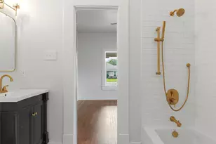 302 Hill St, Smithville, TX 78957 - Photo 14