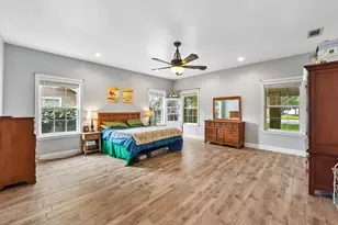 205 N Ave E, Elgin, TX 78621 - Photo 12