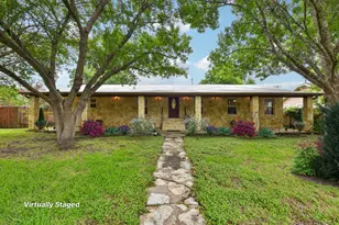 205 N Ave E, Elgin, TX 78621 - Photo 2