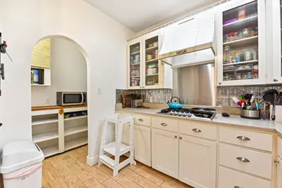 205 N Avenue E, Elgin, TX 78621 - Photo 6