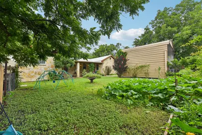 205 N Avenue E, Elgin, TX 78621 - Photo 26
