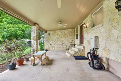 205 N Avenue E, Elgin, TX 78621 - Photo 24