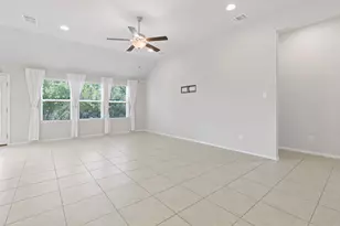 8017 Flintlock Cir, Lago Vista, TX 78645 - Photo 10