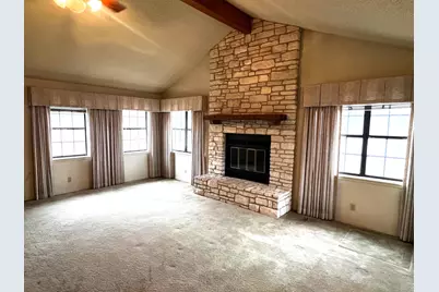 180 Steven Court, La Grange, TX 78945 - Photo 4