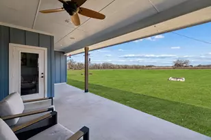 5476 County Rd 427, Stockdale, TX 78160 - Photo 8