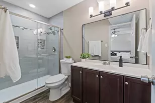 910 Duncan Ln, Austin, TX 78705 - Photo 14