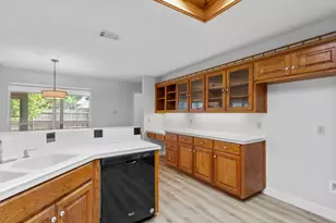 10504 Loring Dr, Austin, TX 78750 - Photo 12