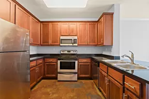 910 W 25th St, Austin, TX 78705 - Photo 2