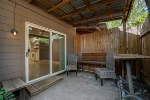 6406 Chimney Creek Cir, Austin, TX 78723 - Photo 24