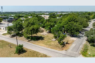 1101 W 3rd Street, Taylor, TX 76574 - Photo 6