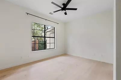 707 Cardinal Lane #E2, Austin, TX 78704 - Photo 18