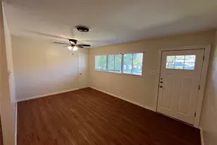 907 Possum Trot St, Austin, TX 78703 - Photo 2