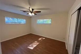 907 Possum Trot St, Austin, TX 78703 - Photo 6