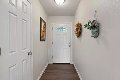 400 E Logan Street, Round Rock, TX 78664 - Photo 4