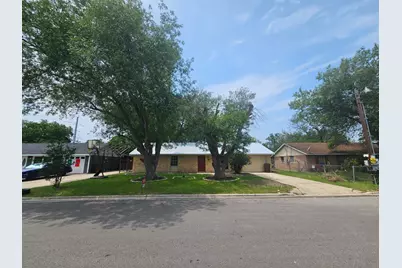 1401 Trinity Street, Lockhart, TX 78644 - Photo 2