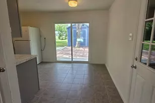 1401 Trinity St, Lockhart, TX 78644 - Photo 6